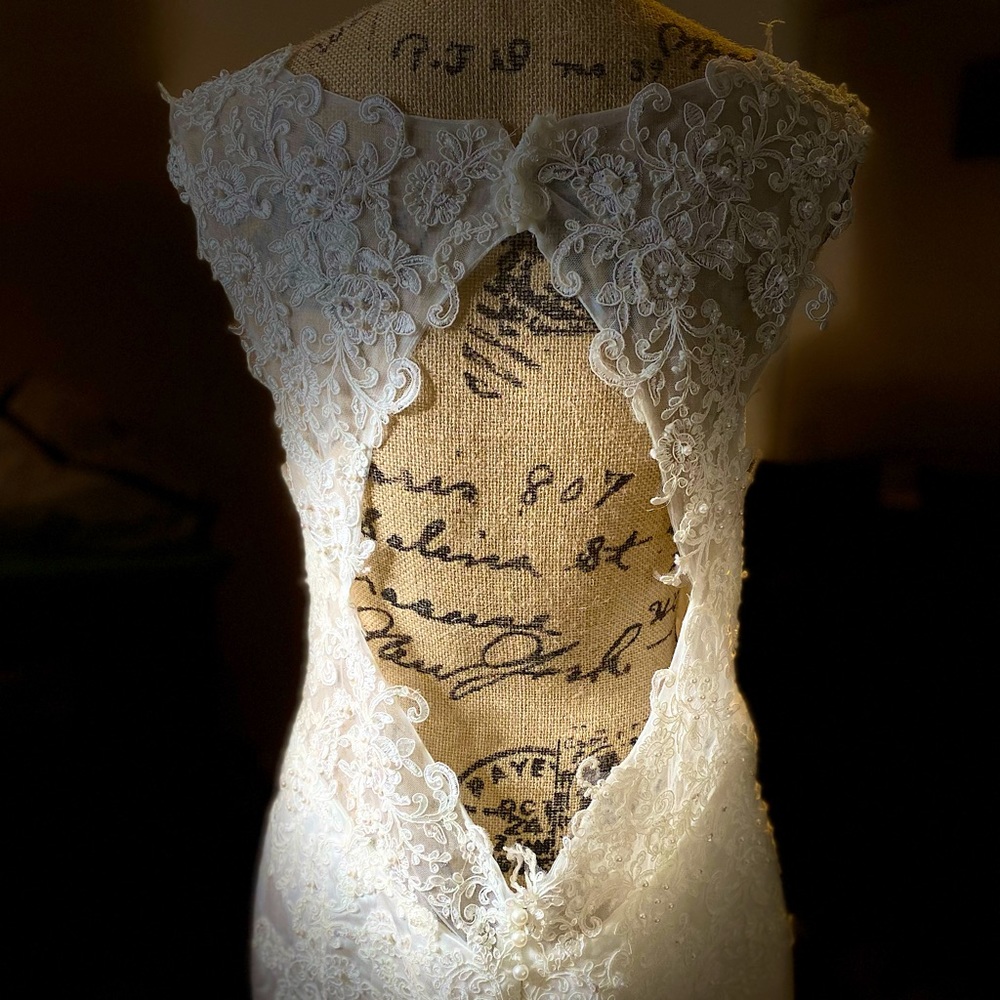 Wedding gown